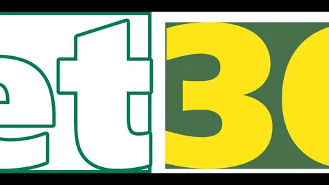 罗马意甲连战连捷，蒙扎惨遭4-0完败，近10轮7胜3平，萨勒马科尔斯弧线球绝杀。