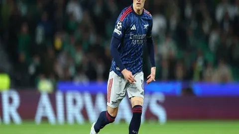 詹姆斯赛场突发不适，赛后多管齐下缓解症状